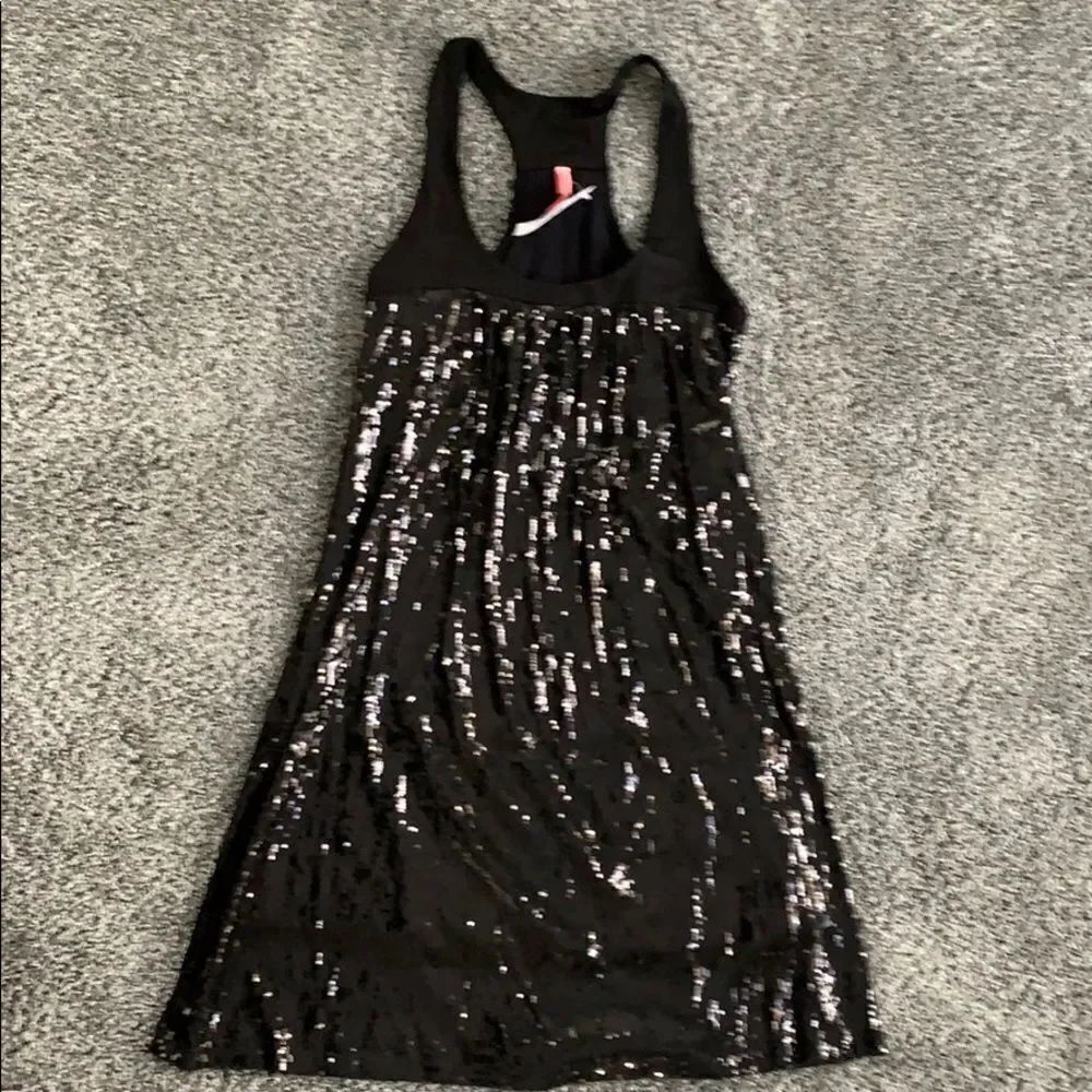 NWT Eight Sixty racer back sequin dress. M